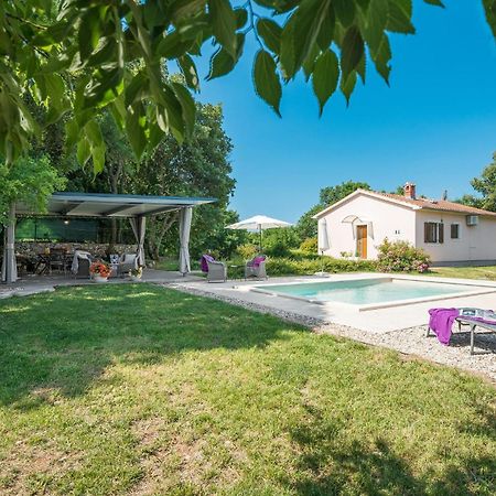 Beautiful Home In Bale With Kitchen Exterior photo